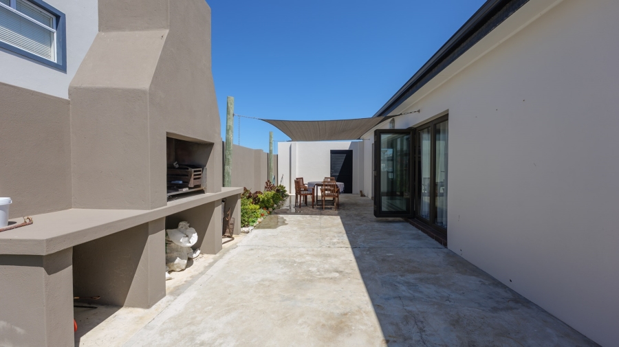 3 Bedroom Property for Sale in Struisbaai Western Cape